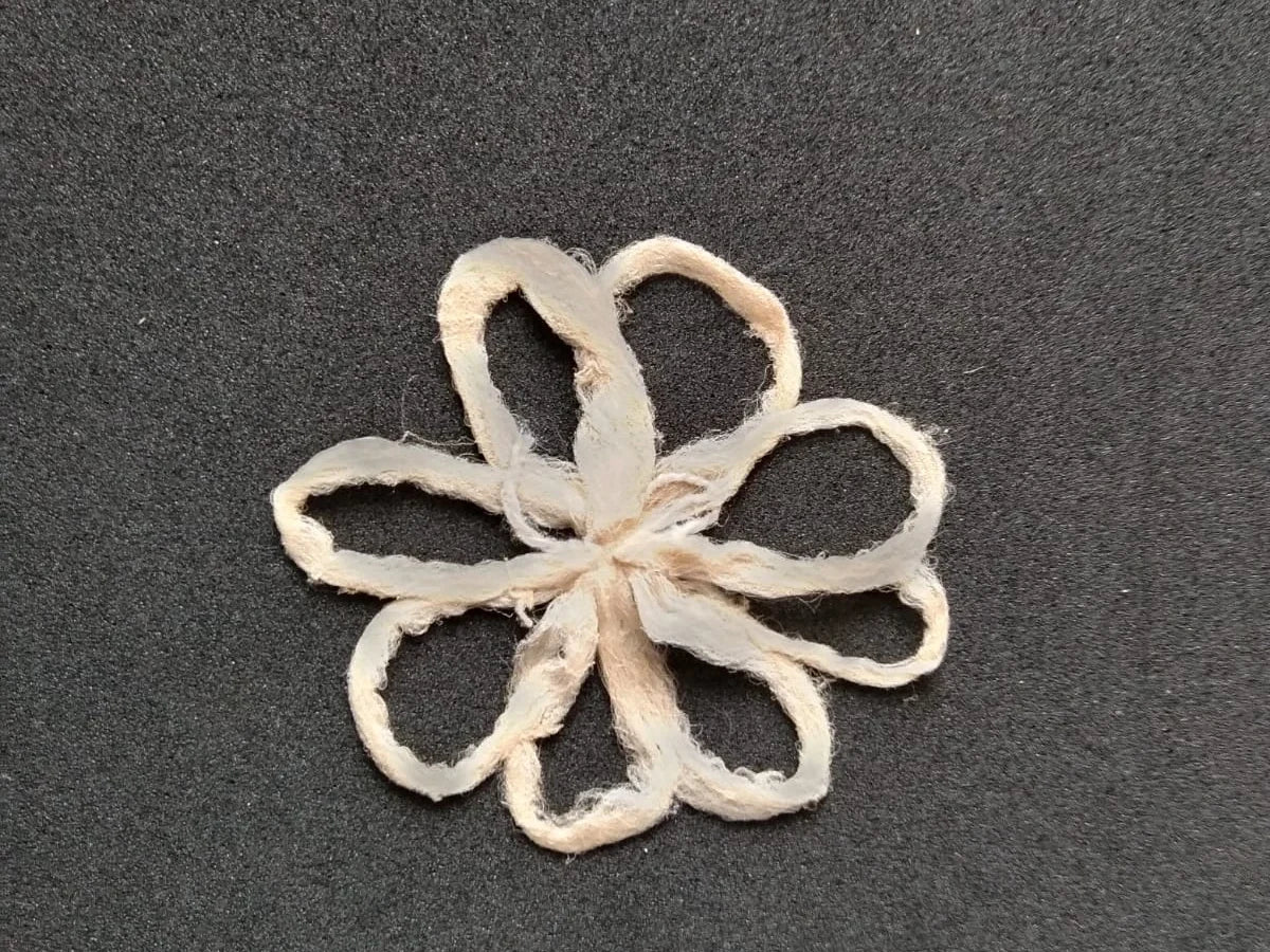 LOTUS STEM WICKS (THAMARAI THANTU THIRI) 1 PCS